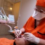 Accueil 3 Examen dentaire par un dentiste. soins dentaire